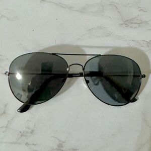 Black Aviator Unisex Sunglasses